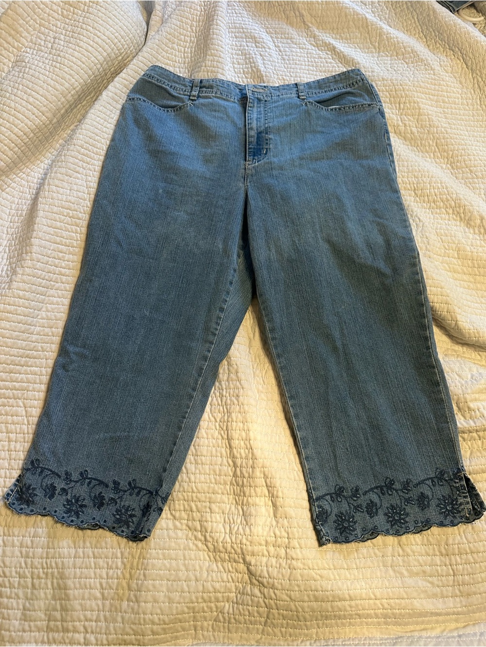 Jaclyn Smith Light Blue Denim Jean capris